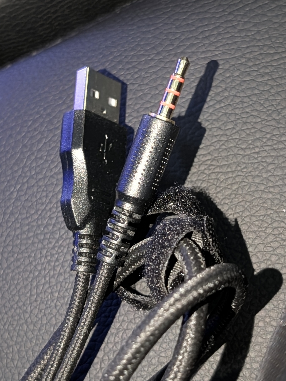 Over-Ear Wired Headphones in Black with Blue Headband Accent - Picture 3 of 6
